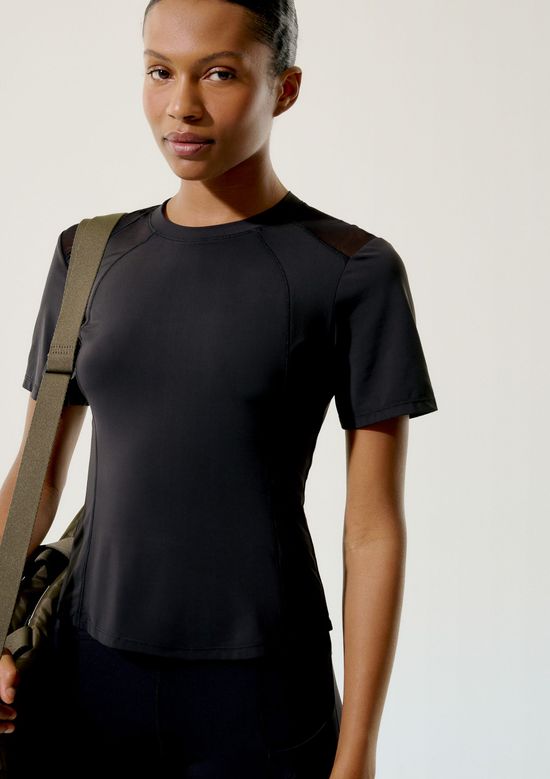 Foto do produto: Camiseta Esportiva Feminina Com Bolso - Preto