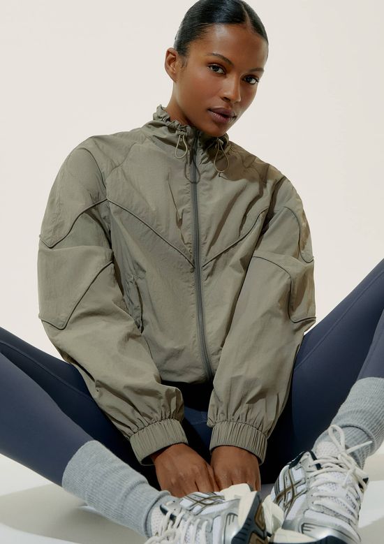 Foto do produto: Jaqueta Corta Vento Esportiva Feminina Com Recorte - Verde