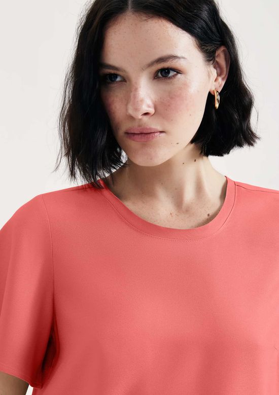 Foto do produto: Blusa Feminina Manga Evasê Em Viscose Creponada - Vermelho