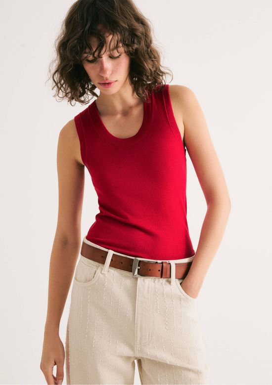 Foto do produto: Regata Feminina Slim Decote U Em Tricô De Viscose - Vermelho