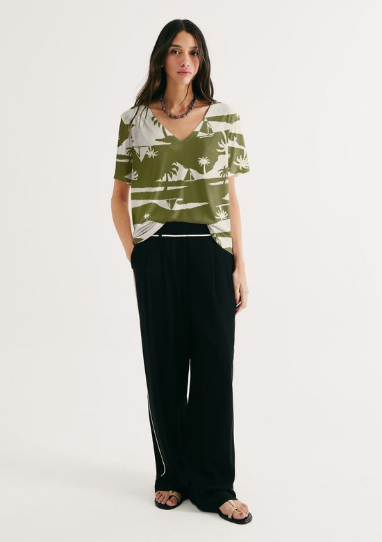 Foto do produto: Blusa Feminina Em Viscose Estampada - Verde