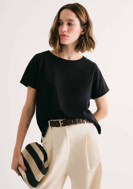 Foto do produto: Blusa Feminina Regular Em Viscose - Preto