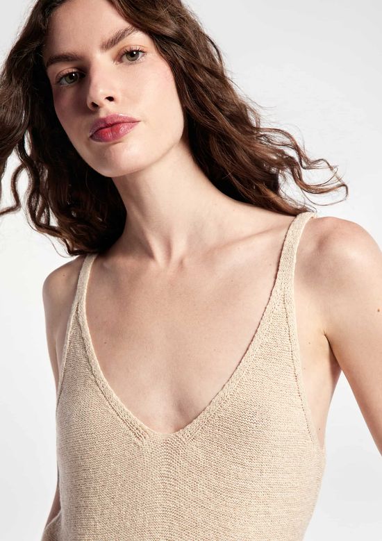 Foto do produto: Regata Feminina Decote V Em Tricô - Bege