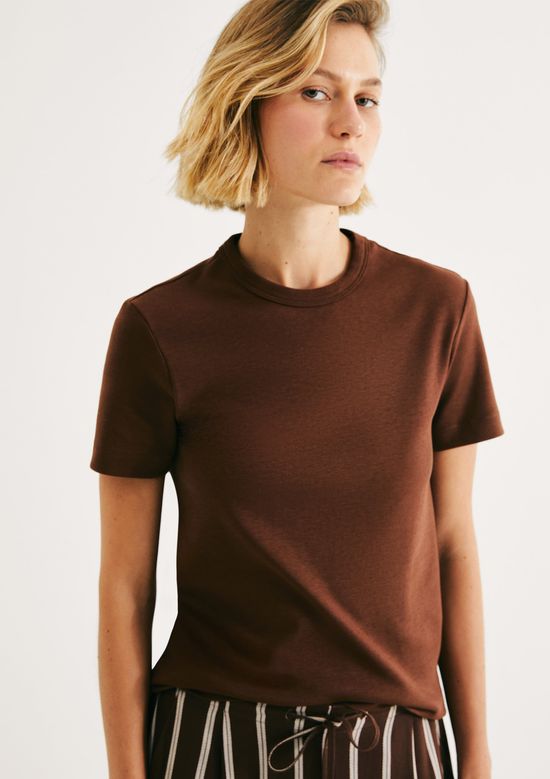 Foto do produto: Camiseta Feminina Slim Em Algodão - Marrom
