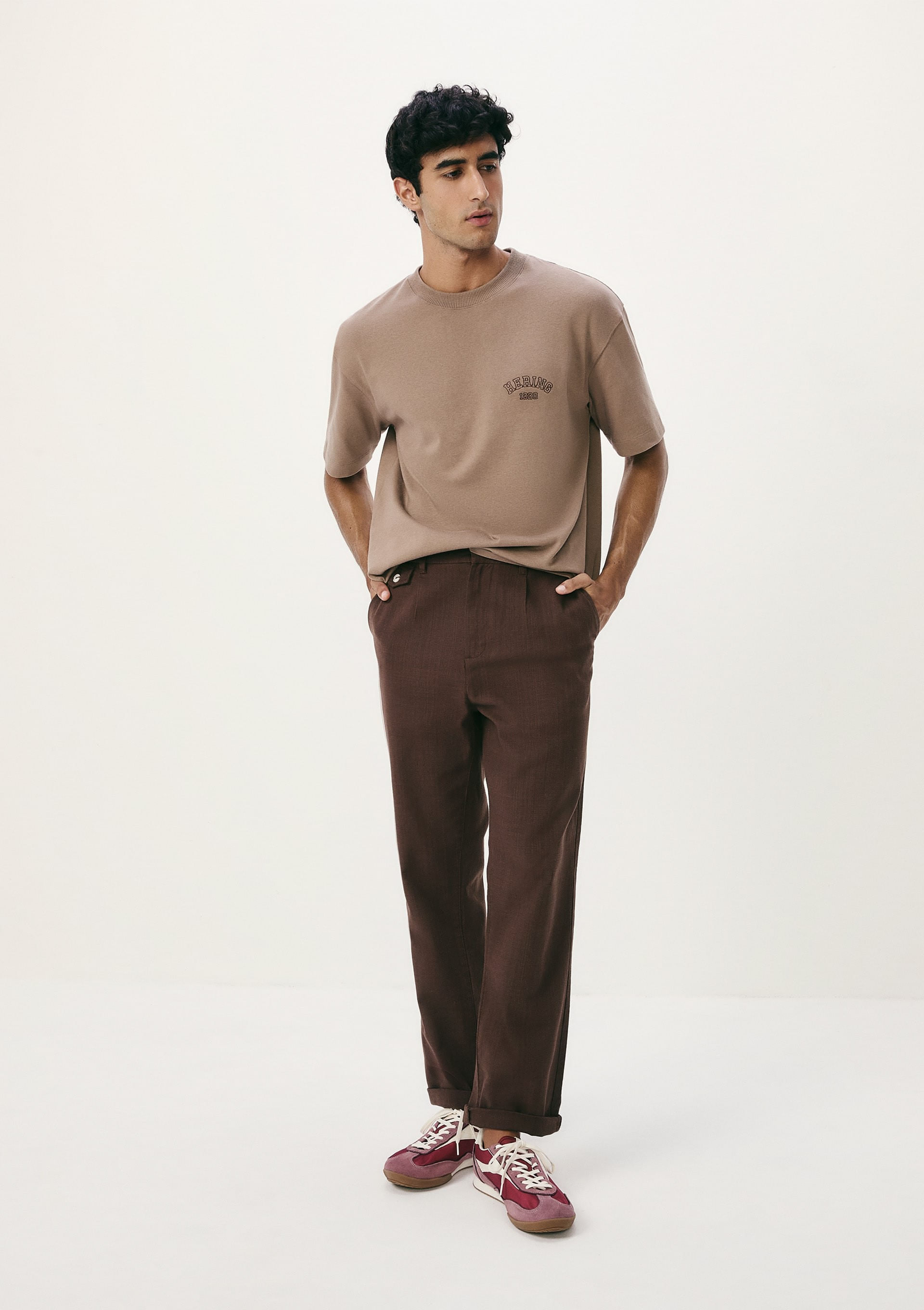 Camiseta Unissex Relaxed Manga Curta Com Bordado - Marrom | Hering