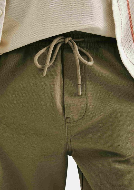 Foto do produto: Bermuda Masculina Cargo Em Sarja - Verde