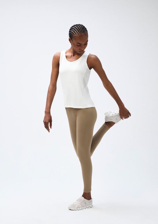 Foto do produto: Regata Esportiva Feminina Easy Care - Off white