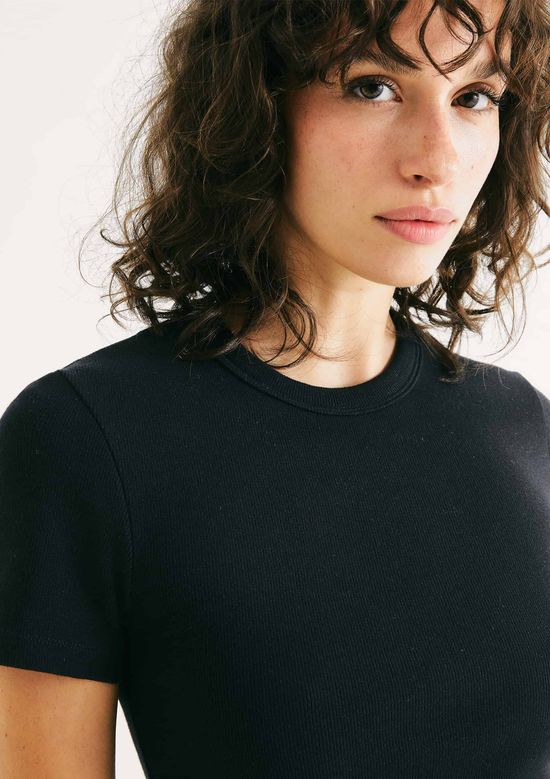 Foto do produto: Blusa Básica Feminina Cropped Em Ribana Canelada - Preto