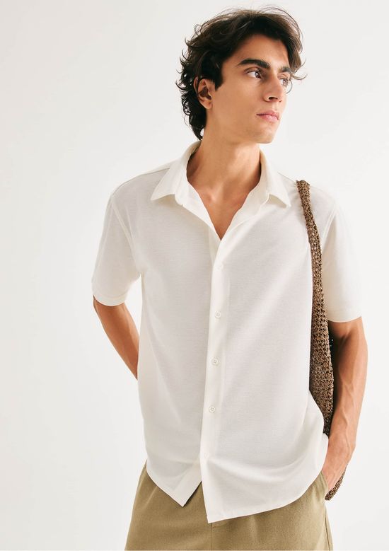 Foto do produto: Camisa Masculina Manga Curta Em Malha Texturizada - Off white