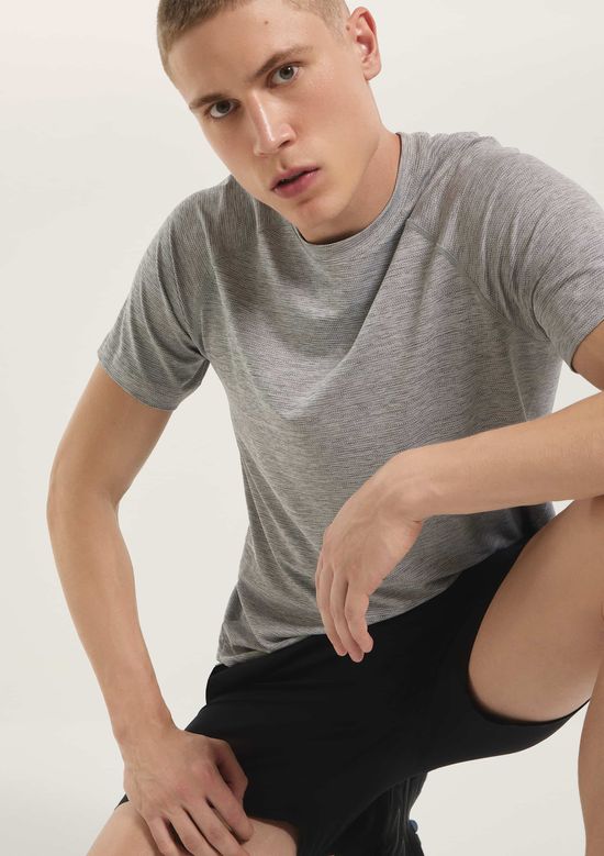 Foto do produto: Camiseta Esportiva Masculina Moove Secagem Rápida - Cinza