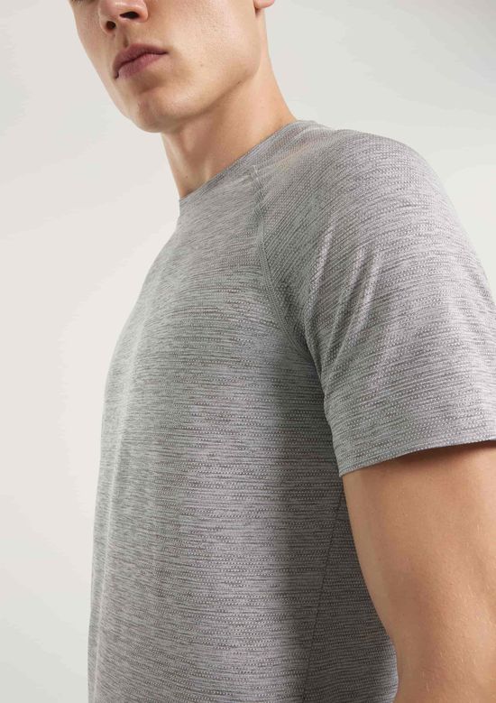 Foto do produto: Camiseta Esportiva Masculina Moove Secagem Rápida - Cinza