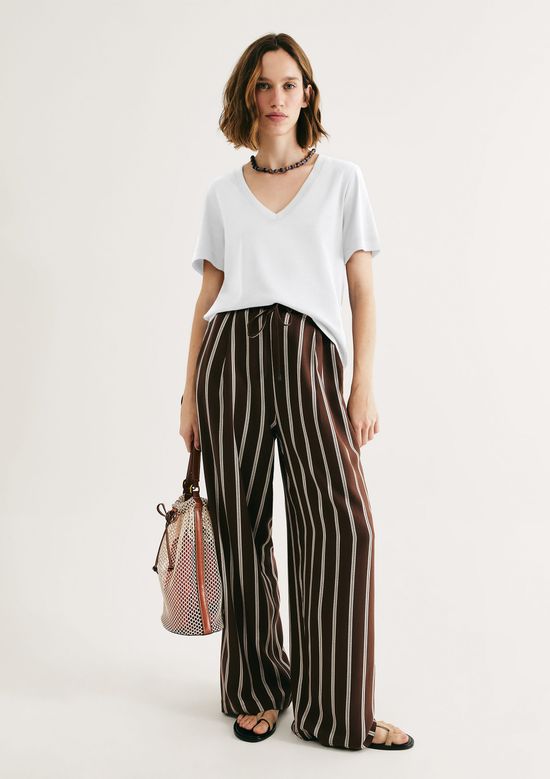 Foto do produto: Blusa Feminina Decote V - Branco