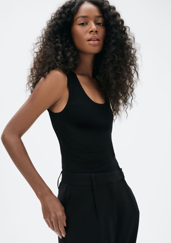 Foto do produto: Regata Feminina Slim Decote U Em Tricô De Viscose - Preto
