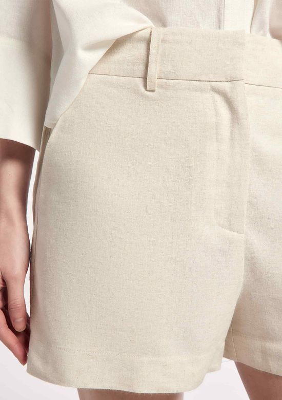 Foto do produto: Shorts Feminino Alfaiataria Com Linho - Creme