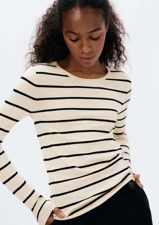 Foto do produto: Blusa Feminina Manga Longa Slim Listrada Em Tricô - Off white