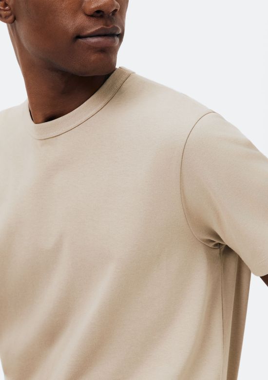 Foto do produto: Camiseta Básica Masculina Areia Em Algodão Peruano - Bege