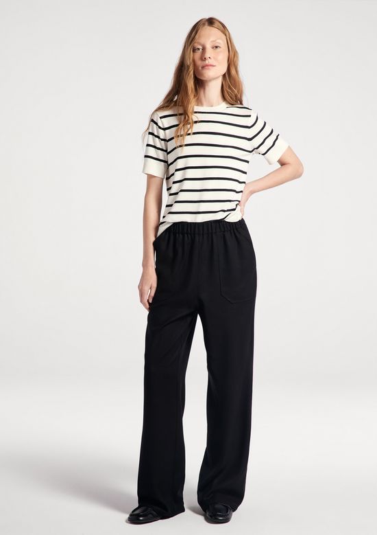 Foto do produto: Blusa Feminina Manga Curta Listrada Em Tricô Fio Tinto - Off white