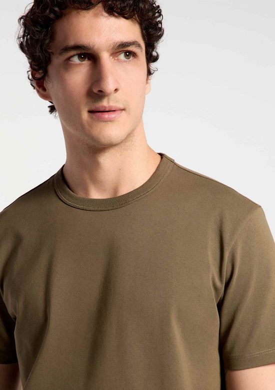 Foto do produto: Camiseta Básica Masculina Areia Em Algodão Peruano - Verde