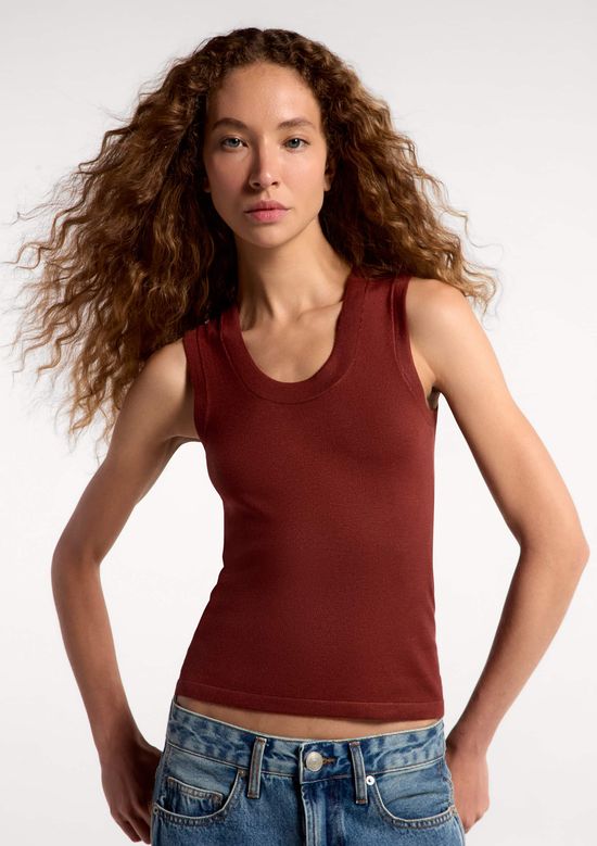 Foto do produto: Regata Feminina Slim Decote U Em Tricô De Viscose - Terracota