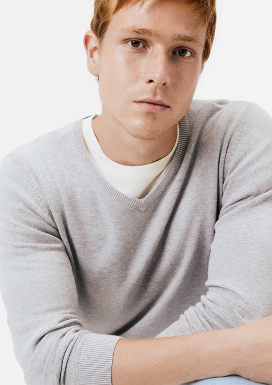 Foto do produto: Blusão Básico Masculino Regular Gola V Em Tricô - Cinza