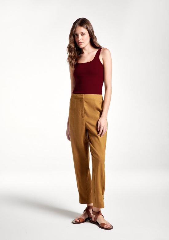 Foto do produto: Regata Feminina Decote Quadrado Em Ribana - Vinho