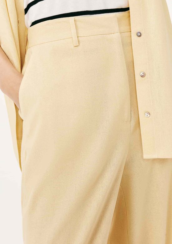 Foto do produto: Calça Feminina Reta Em Tecido Rústico - Amarelo