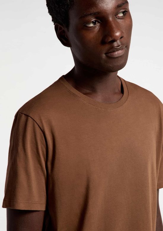 Foto do produto: Camiseta Básica Unissex Manga Curta Regular World - Marrom