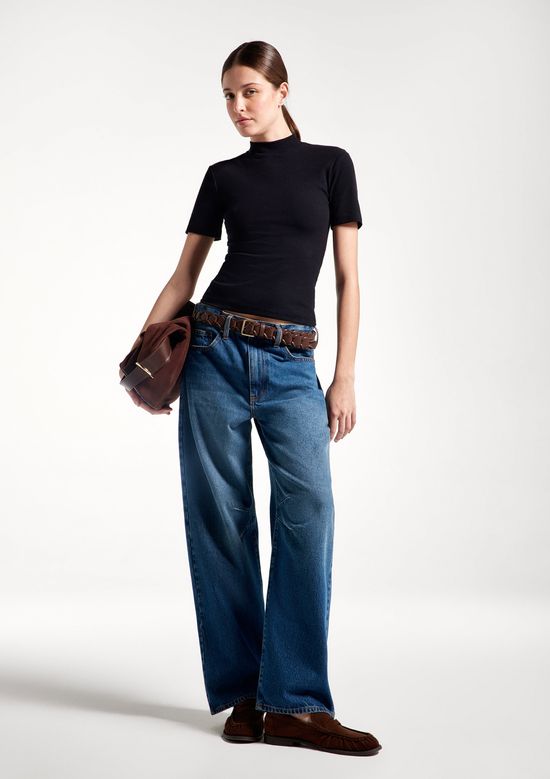 Foto do produto: Blusa Feminina Gola Alta Em Ribana Canelada - Preto