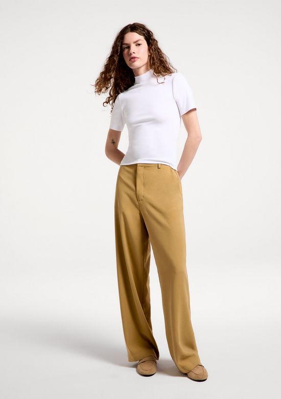 Foto do produto: Blusa Feminina Gola Alta Em Ribana Canelada - Branco