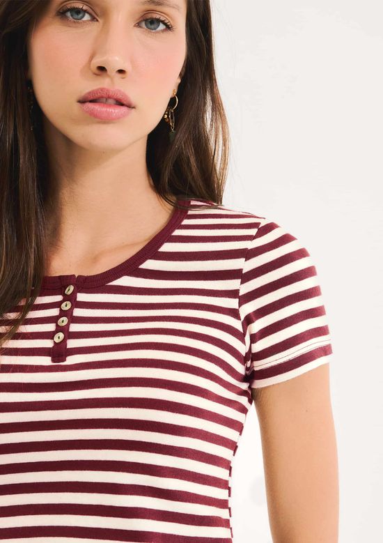 Foto do produto: Blusa Feminina Listrada Com Peitilho - Vinho