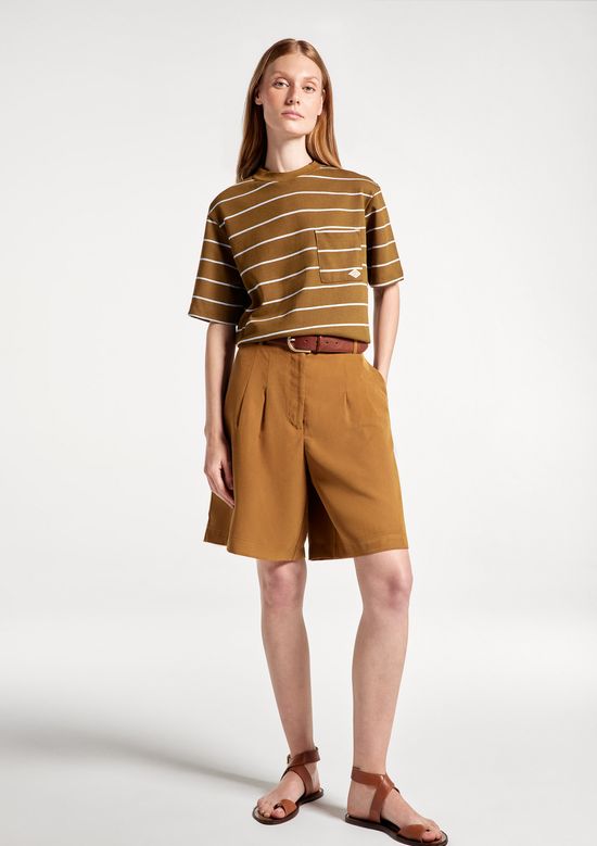 Foto do produto: Camiseta Feminina Listrada Com Bolso - Marrom