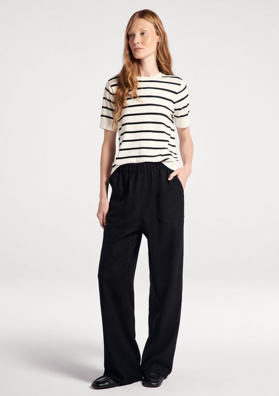 Foto do produto: Calça Feminina Reta Em Viscolinho - Preto