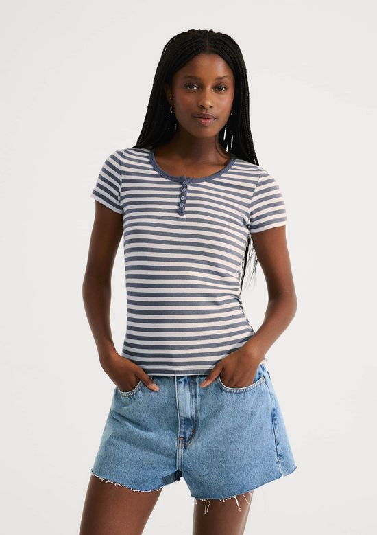 Foto do produto: Blusa Feminina Listrada Com Peitilho - Azul