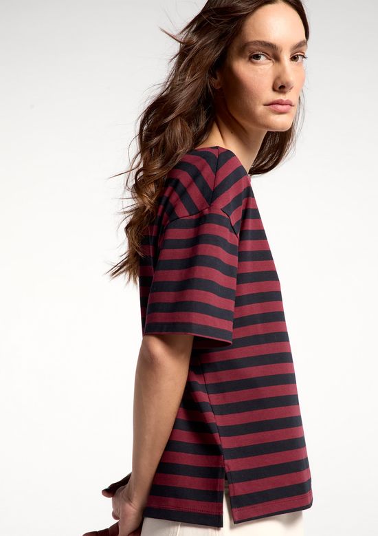 Foto do produto: Blusa Feminina Em Malha Listrada - Vinho