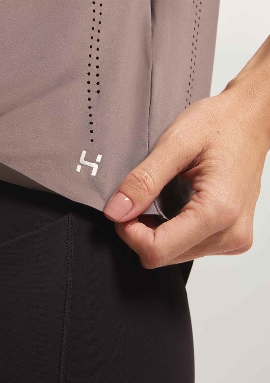 Foto do produto: Camiseta Esportiva Feminina Alta Performance - Cinza