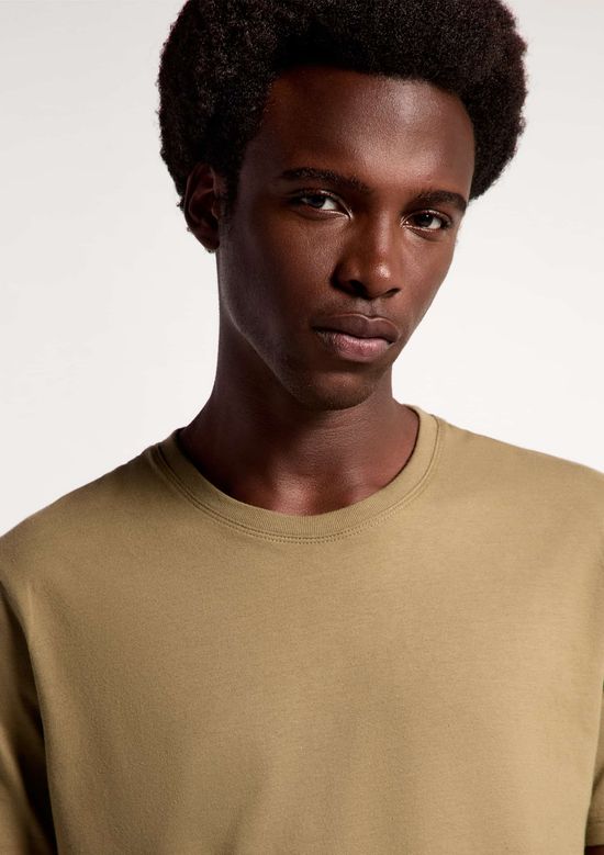 Foto do produto: Camiseta Básica Unissex Manga Curta Regular World - Marrom