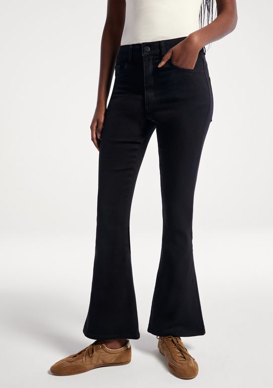 Foto do produto: Calça Jeans Feminina Flare Petit Cintura Média Soft Touch - Preto