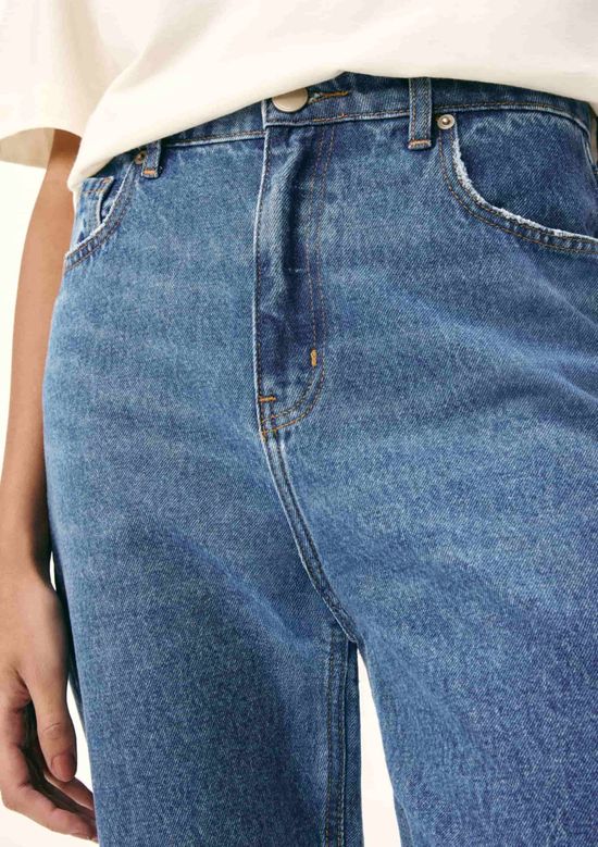 Foto do produto: Calça Jeans Básica Feminina Reta Cintura Alta Barra A Fio - Azul