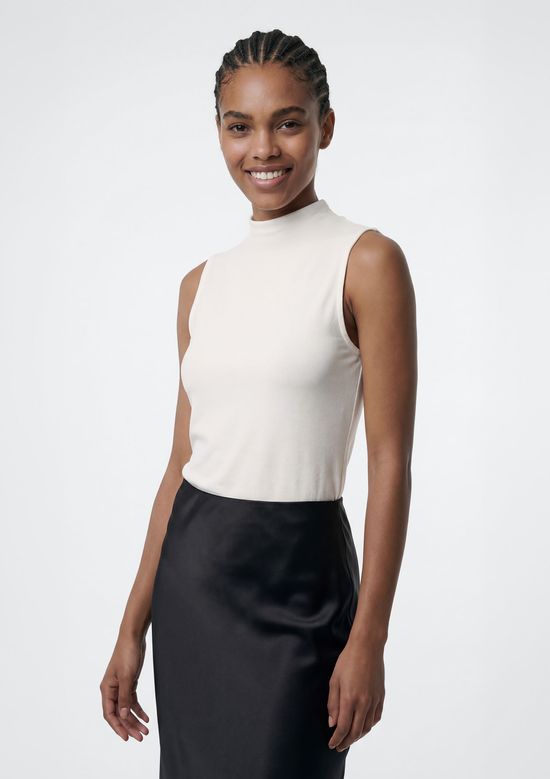 Foto do produto: Regata Feminina Gola Alta Em Interlock - Off white