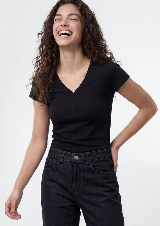 Foto do produto: Blusa Feminina Decote V Canelada - Preto