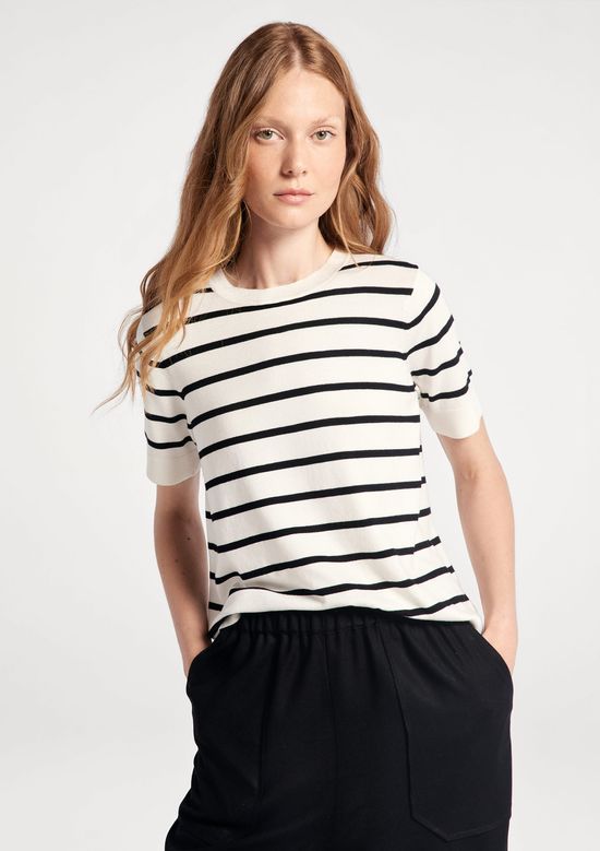 Foto do produto: Blusa Feminina Manga Curta Listrada Em Tricô Fio Tinto - Off white