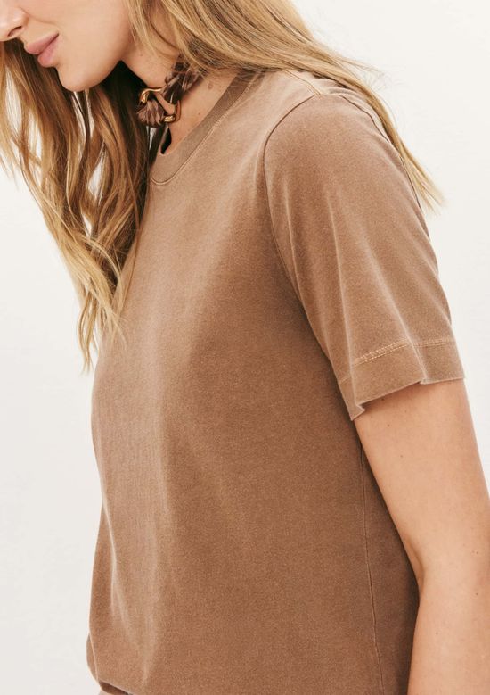 Foto do produto: Camiseta Básica Feminina Estonada Soft - Marrom