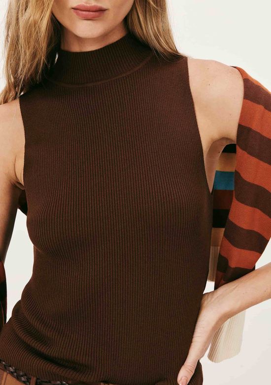 Foto do produto: Regata Básica Feminina Gola Alta Em Tricô Canelado - Marrom