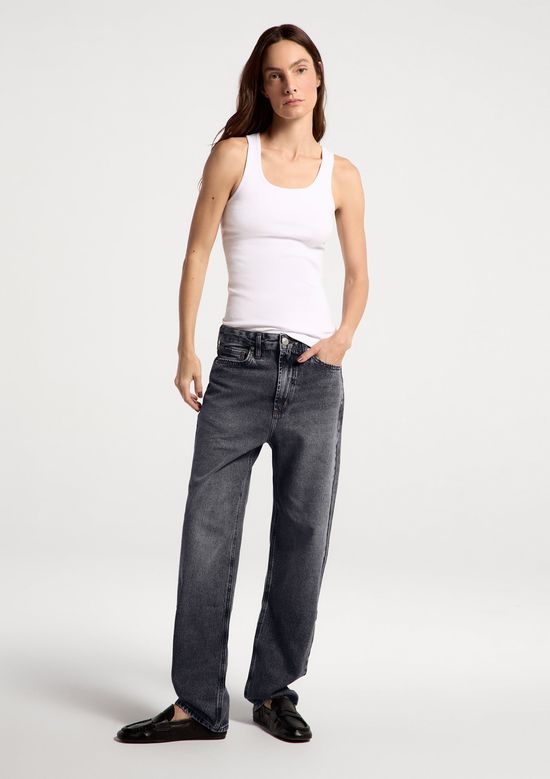 Foto do produto: Calça Jeans Feminina Reta Cintura Média - Preto