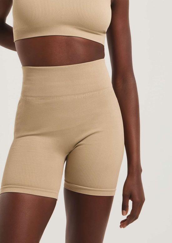 Foto do produto: Bermuda Esportiva Feminina Biker Sem Costura - Bege