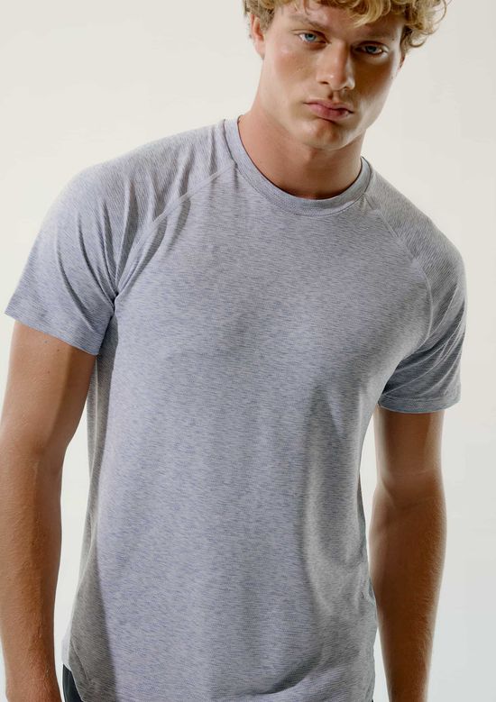 Foto do produto: Camiseta Esportiva Masculina Moove Secagem Rápida - Cinza