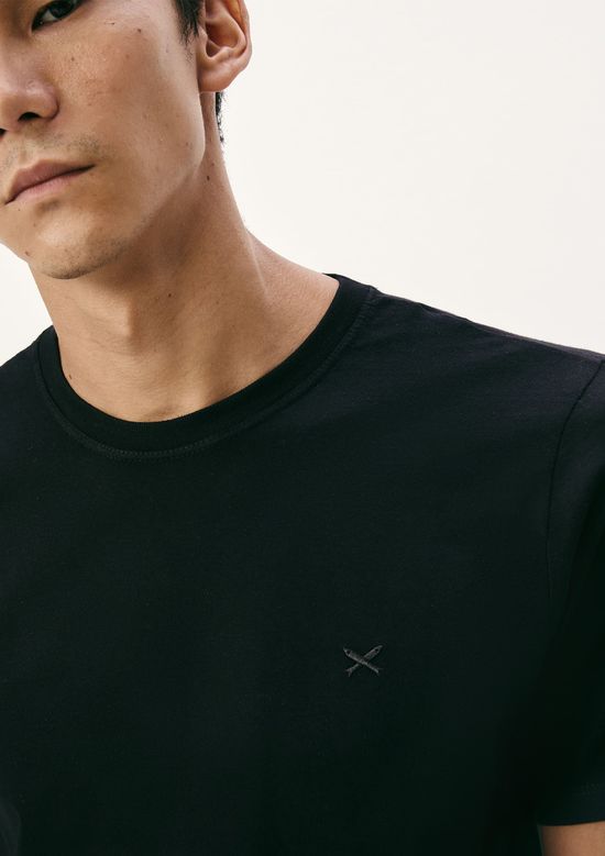 Foto do produto: Camiseta Básica Masculina World Com Bordado - Preto
