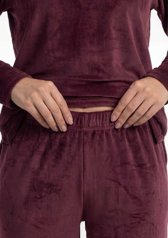 Foto do produto: Pijama Longo Feminino Estampado Em Plush - Vermelho