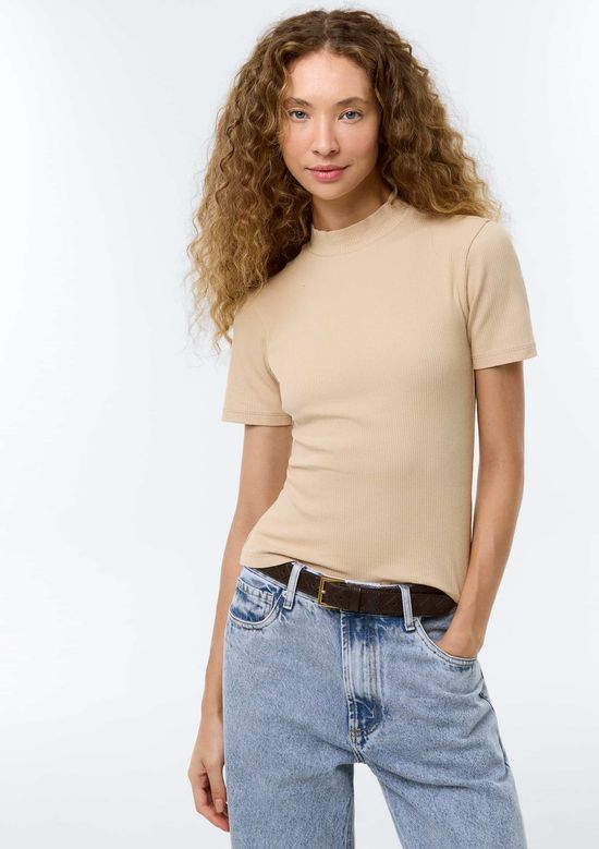 Foto do produto: Blusa Feminina Gola Alta Em Ribana Canelada - Bege