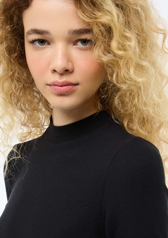 Foto do produto: Blusa Feminina Gola Alta Canelada - Preto